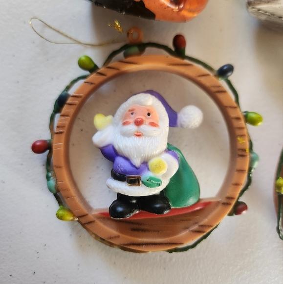 Vintage Plastic Blow Mold Christmas Tree Ornaments Santa Novelty Lot Of 4 Kitsch - Picture 5 of 8